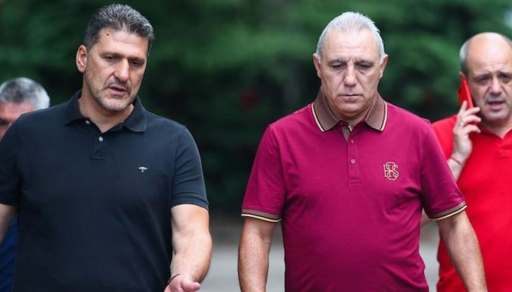 Съветът на директорите е решил да продаде на Стоичков 50 470 акции с номинална стойност над 5 милиона лева Съветът на директорите е решил да продаде на Стоичков 50 470 акции с номинална стойност над 5 милиона лева