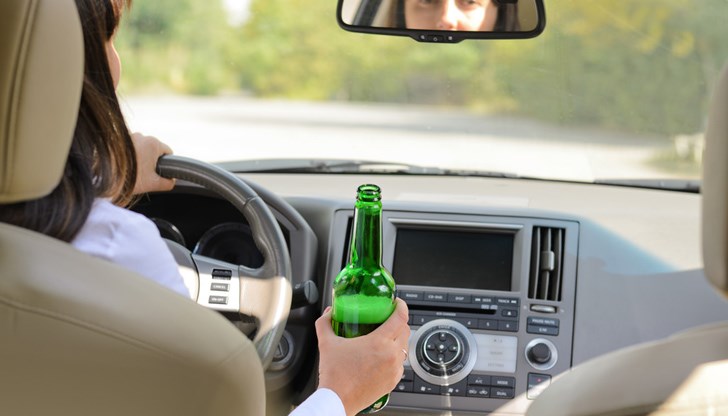 Нарушителката е отказала лабораторно изследване и е задържана за срок до 24 часа Нарушителката е отказала лабораторно изследване и е задържана за срок до 24 часа