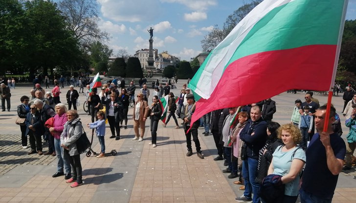 Граждани на Русе се присъединиха към обявения национален "Поход за мир и неутралитет"
