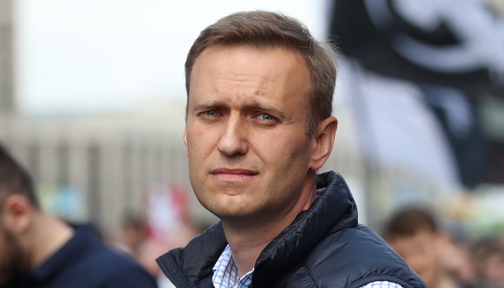 По-рано вчера Навални заяви, че е бил върнат в самостоятелна килия в изолатора на затвора и е принуден да търпи "изключително адски" условия