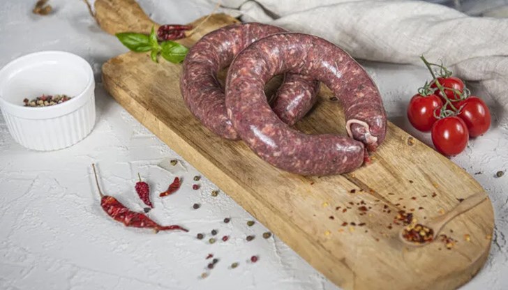 Големи ли са разликите между тези две вкусни сухи мезета или приликите са повече?