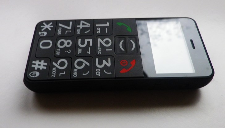 Все повече хора се отказват от лъскавите и умни телефони и се връщат към простата класика