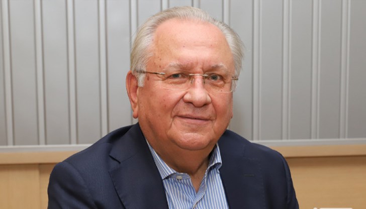 Услади му се да управлява със служебно правителство, коментира още Осман Октай действията на Румен Радев Услади му се да управлява със служебно правителство, коментира още Осман Октай действията на Румен Радев