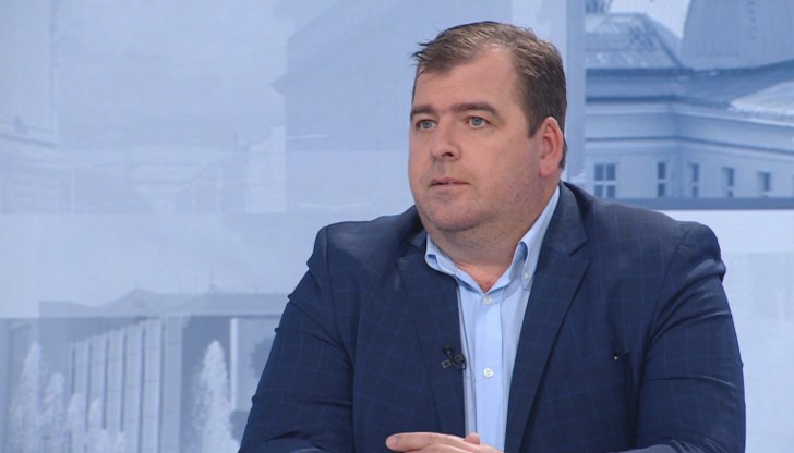 Когато намалее натискът върху българските зърнопроизводители, може мерките да бъдат променени, добави министърът на земеделието