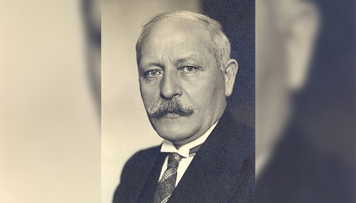 Мушанови стартират съвместния си живот в охолство, но след 50 години изпадат в нищета