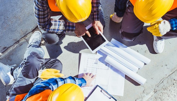 Работодатели масово набират български майстори, като най-много се търсят хора за ремонтни дейности като шпакловка, боядисване и други