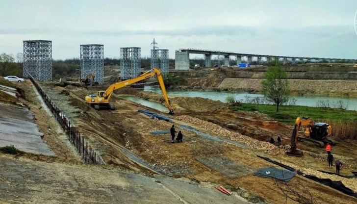Скоро русенци и регионът ще се възползват от скоростна жп връзка до летище "Отопени"