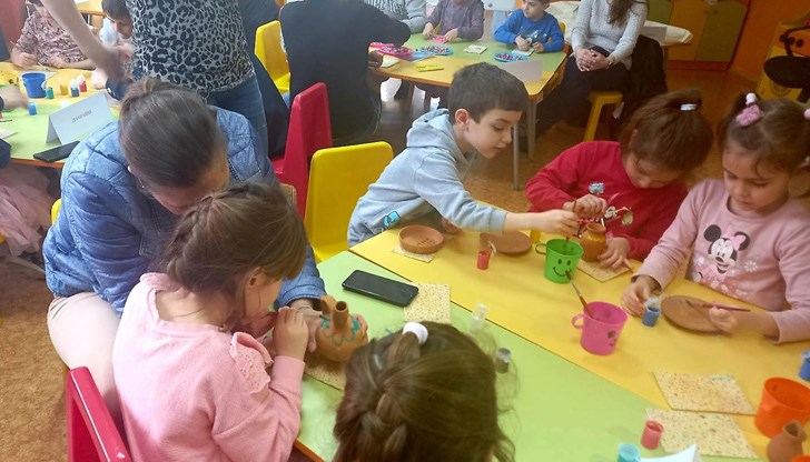 ​Корекция на съществуващи заявления за първото класиране за прием в учебната 2023 / 2024 година могат да се извършват до 2 юни включително