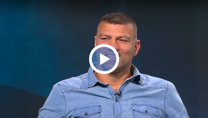 Той победи Джоел Ходжгрийн едва в три рунда с нокдаун и със счупено ребро