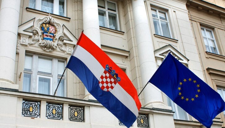 Разследват пет лица и една фирма във връзка с обществена поръчка за проект за изграждане на инсталация за сортиране на отпадъци Разследват пет лица и една фирма във връзка с обществена поръчка за проект за изграждане на инсталация за сортиране на отпадъци