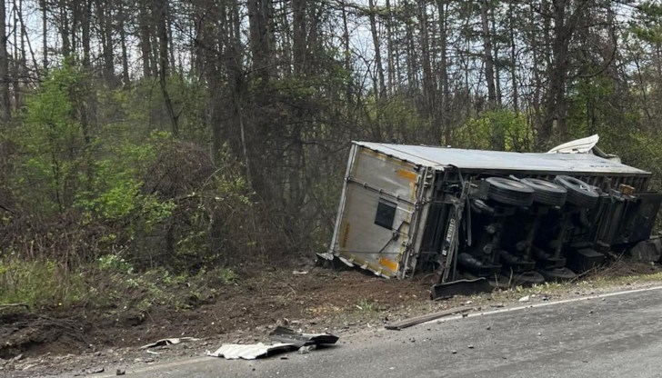 Шофьорите преминават по обходни маршрути през Обретеник и Ценово Шофьорите преминават по обходни маршрути през Обретеник и Ценово