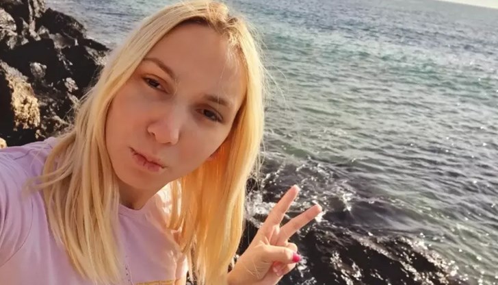 Емили с тротинетката, провъзгласена за една от личностите на 2021 от БХК, е чудесна рецепта за модерен политик