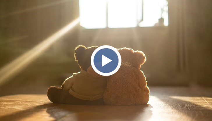 Караха ни да ставаме прави на руския химн, разказват за преживяванията си децата