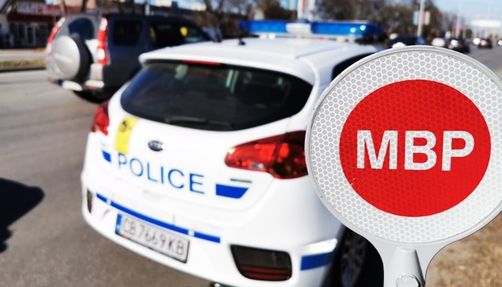 Заради несъобразена скорост шофьор самокатастрофира и се удря в крайпътно дърво Заради несъобразена скорост шофьор самокатастрофира и се удря в крайпътно дърво