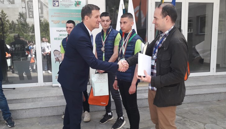 Русенци се конкурираха с 10  професионални гимназии от цялата страна