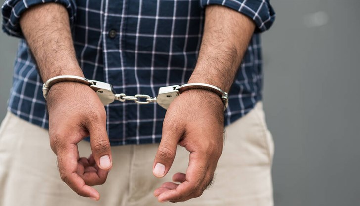 Според източници задържаният е давал по 20 лв. за глас за ДПС Според източници задържаният е давал по 20 лв. за глас за ДПС