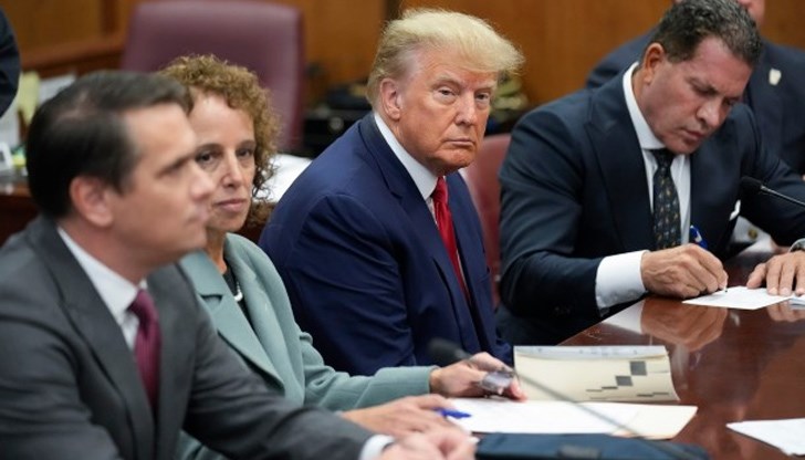 Обвиненията срещу Тръмп могат да доведат до общо 136 години затвор по закона на Ню Йорк Обвиненията срещу Тръмп могат да доведат до общо 136 години затвор по закона на Ню Йорк