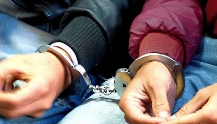 Отнели са мобилен телефон Отнели са мобилен телефон