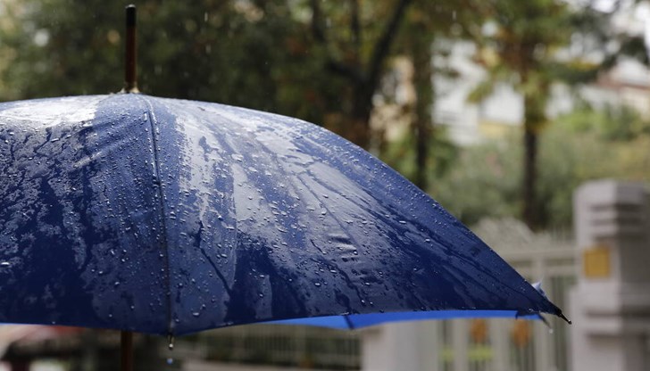 Облачно, мъгливо, много ветровито и с валежи ще бъде времето в планините