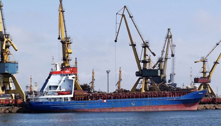 Помощник-капитанът е в неизвестност от 14 април Помощник-капитанът е в неизвестност от 14 април