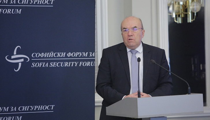 Руската агресия, която се осъществява в непосредствена близост до границите на България, представлява грубо нарушение на международния правов ред, заяви служебният министър на външните работи Николай Милков Руската агресия, която се осъществява в непосредствена близост до границите на България, представлява грубо нарушение на международния правов ред, заяви служебният министър на външните работи Николай Милков