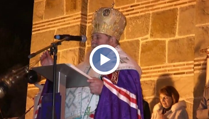 Стотиците българи и чужденци получиха благодатния огън