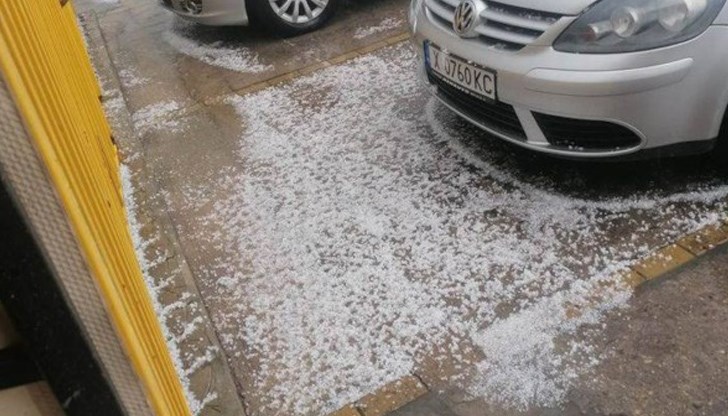 Бурите продължават похода си през страната Бурите продължават похода си през страната