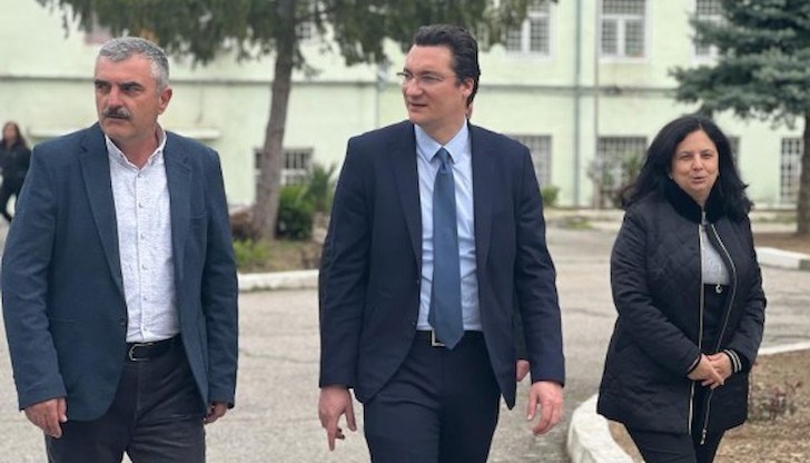 Няма да се уморим да повтаряме, че онова, което се случва в затворите, касае всички, заяви министър Зарков Няма да се уморим да повтаряме, че онова, което се случва в затворите, касае всички, заяви министър Зарков