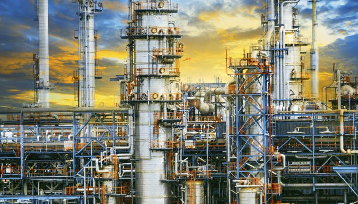 Достъпът до евтин руски суров петрол повиши производството и печалбите в индийските рафинерии Достъпът до евтин руски суров петрол повиши производството и печалбите в индийските рафинерии