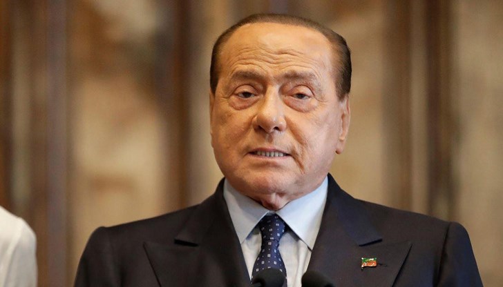 Бившият италиански премиер остава в болницата