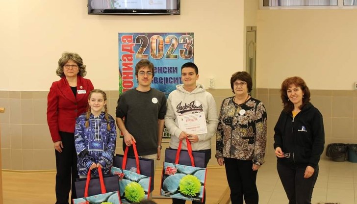 Учениците от МГ "Баба Тонка" се пребориха с отбори от 10 града в страната Учениците от МГ "Баба Тонка" се пребориха с отбори от 10 града в страната