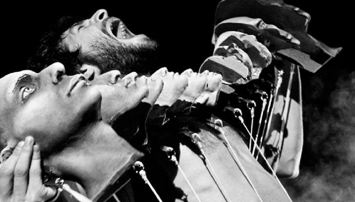 Спектакълът „Аз, Сизиф“ е един от най-успешните на Веселка Кунчева и Мариета Голомехова, покорил и множество международни сцени