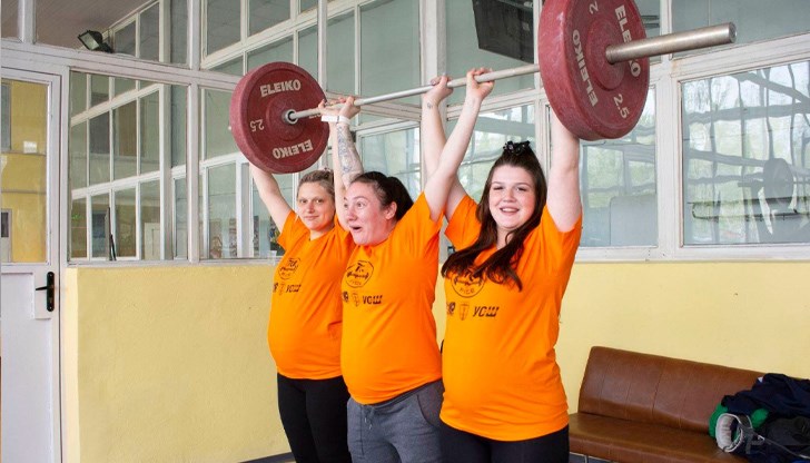 До края на лятото в отбора се очаква да проплачат още две бебета