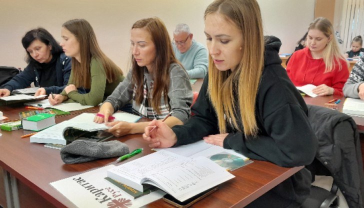 33-ма души започват курсове по български език с акцент върху професионалното ориентиране