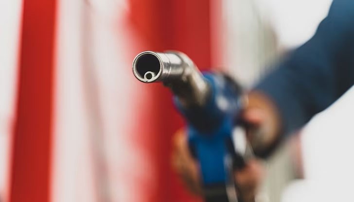 Въпреки това хората искат по-осезаемо поевтиняване на горивата