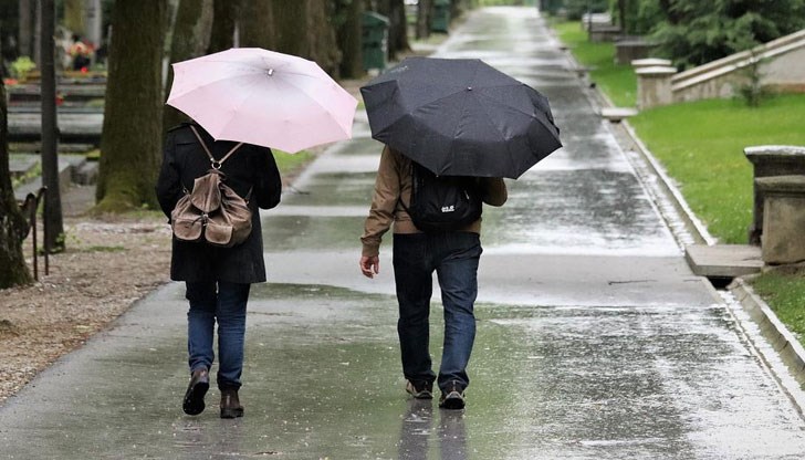 През страната ще премине студен атмосферен фронт През страната ще премине студен атмосферен фронт