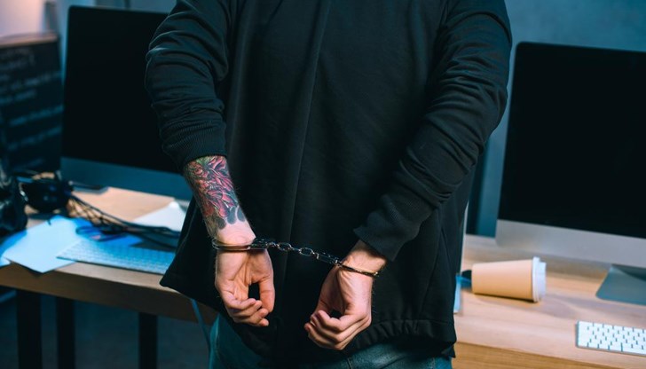 Криминално проявените извършвали домови кражби от жилища на украински граждани, разположени в град Бургас и областта