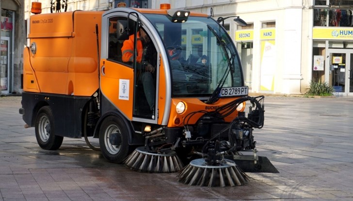 Целта на Общината е новите автомобили за сметосъбиране и дезинфекция да подобрят качеството на атмосферния въздух в Русе и да намалят фините прахови частици