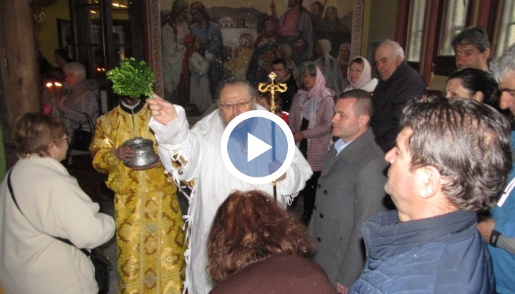 Русенският митрополит Наум заедно със свещеници от Русе и Румъния отслужиха Света литургия