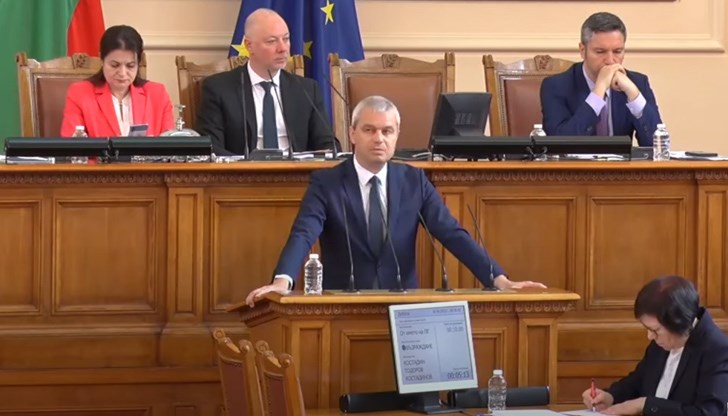 Председателят на Народното събрание прекъсна заседанието заради високия тон между „Възраждане“, ДПС и ПП-ДБ