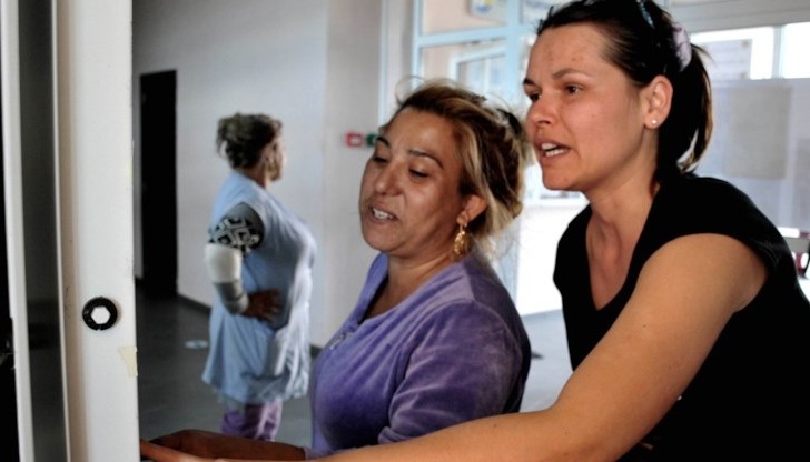 Избирателна секция в квартал "Горно Езерово" в Бургас, 2 април 2023 година Избирателна секция в квартал "Горно Езерово" в Бургас, 2 април 2023 година