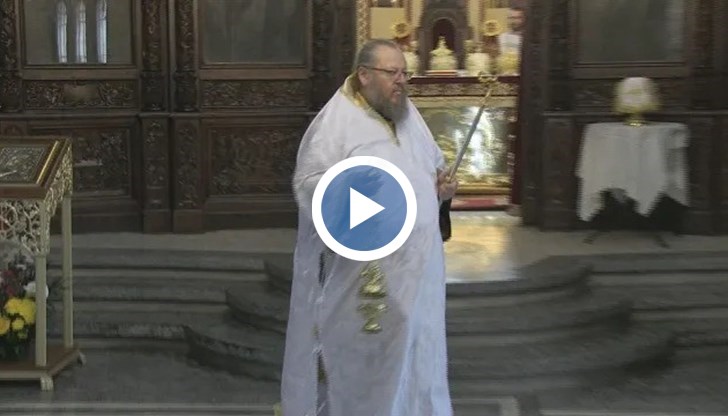 За миряните беше огромна радост да влязат в обновения храм