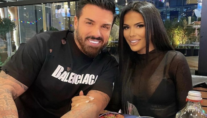 "Допуснах грешка, че се ожених за него. Чудя се къде съм гледала", жалва се последната жена на Джизъса "Допуснах грешка, че се ожених за него. Чудя се къде съм гледала", жалва се последната жена на Джизъса