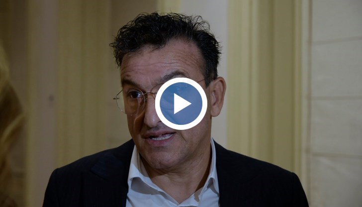 Васил Василев заяви, че няма намерение скоро да се върне в родината