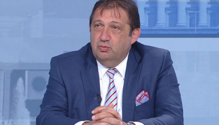 Изработваме една цялостна концепция за развитието на граничните пунктове, коментира още регионалният министър Изработваме една цялостна концепция за развитието на граничните пунктове, коментира още регионалният министър