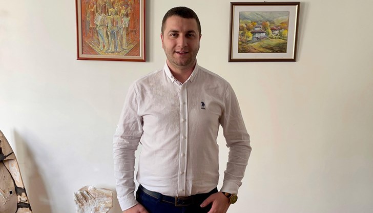 Зам.-кметът на пловдивски район Димитър Караилиев сподели мнението си на своята фейсбук стена, след като името му бе замесено в скандала с брат му - Чеченеца Зам.-кметът на пловдивски район Димитър Караилиев сподели мнението си на своята фейсбук стена, след като името му бе замесено в скандала с брат му - Чеченеца