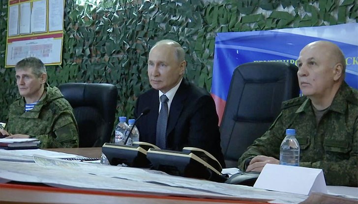 Това е първото посещение на руския президент в Херсонска област и Луганската народна република