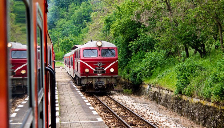 От днес (12 април) до 18 април включително определени влакове ще пътуват с увеличени състави От днес (12 април) до 18 април включително определени влакове ще пътуват с увеличени състави