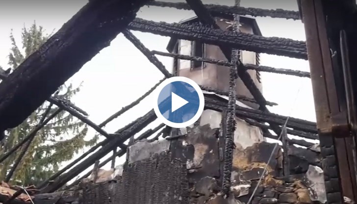 Пожарът се е разгорял в нощта на Лазаровден срещу Цветница - пламъците са обхванали храма за минути