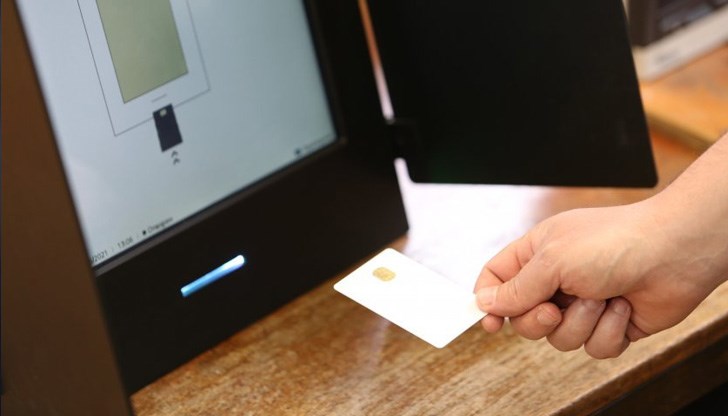 Някои избиратели гласуваха минути след 7:00 часа